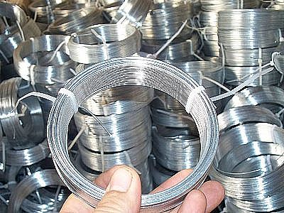 铁丝和钢丝普遍采用拉丝工艺和镀锌处理